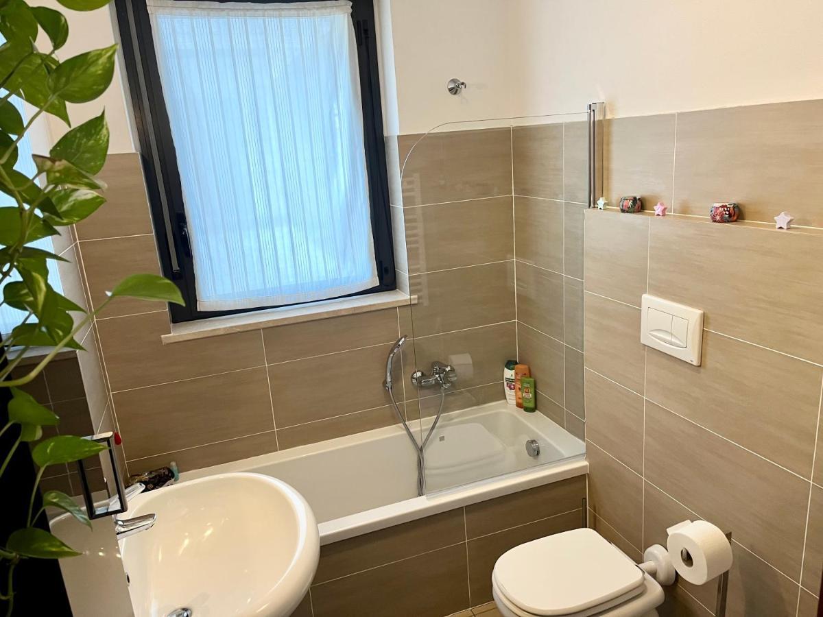 Appartamento Sulla Metro 3 Gialla Maciachini Mailand Exterior foto
